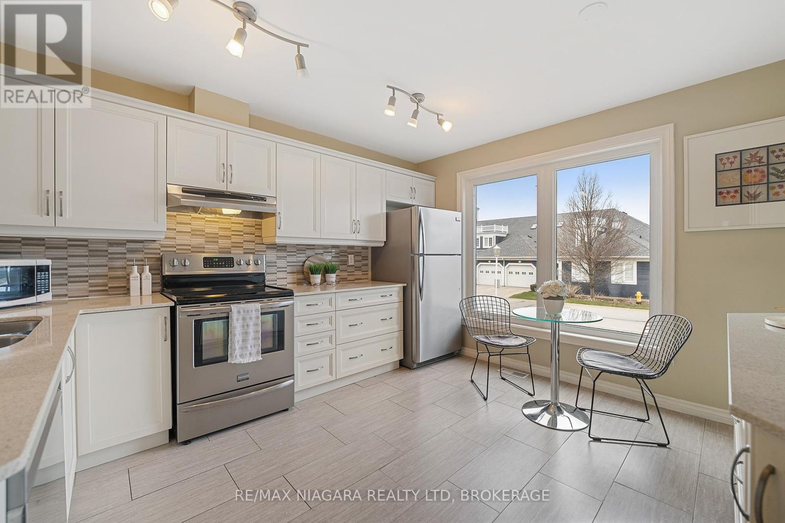 41 - 15 Lakeside Drive, St. Catharines, Ontario  L2M 1P3 - Photo 7 - X12396634