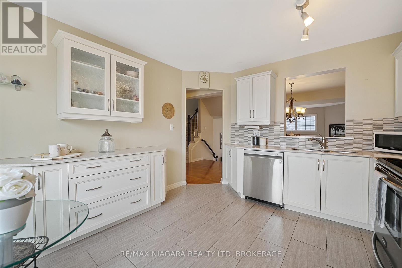 41 - 15 Lakeside Drive, St. Catharines, Ontario  L2M 1P3 - Photo 8 - X12396634