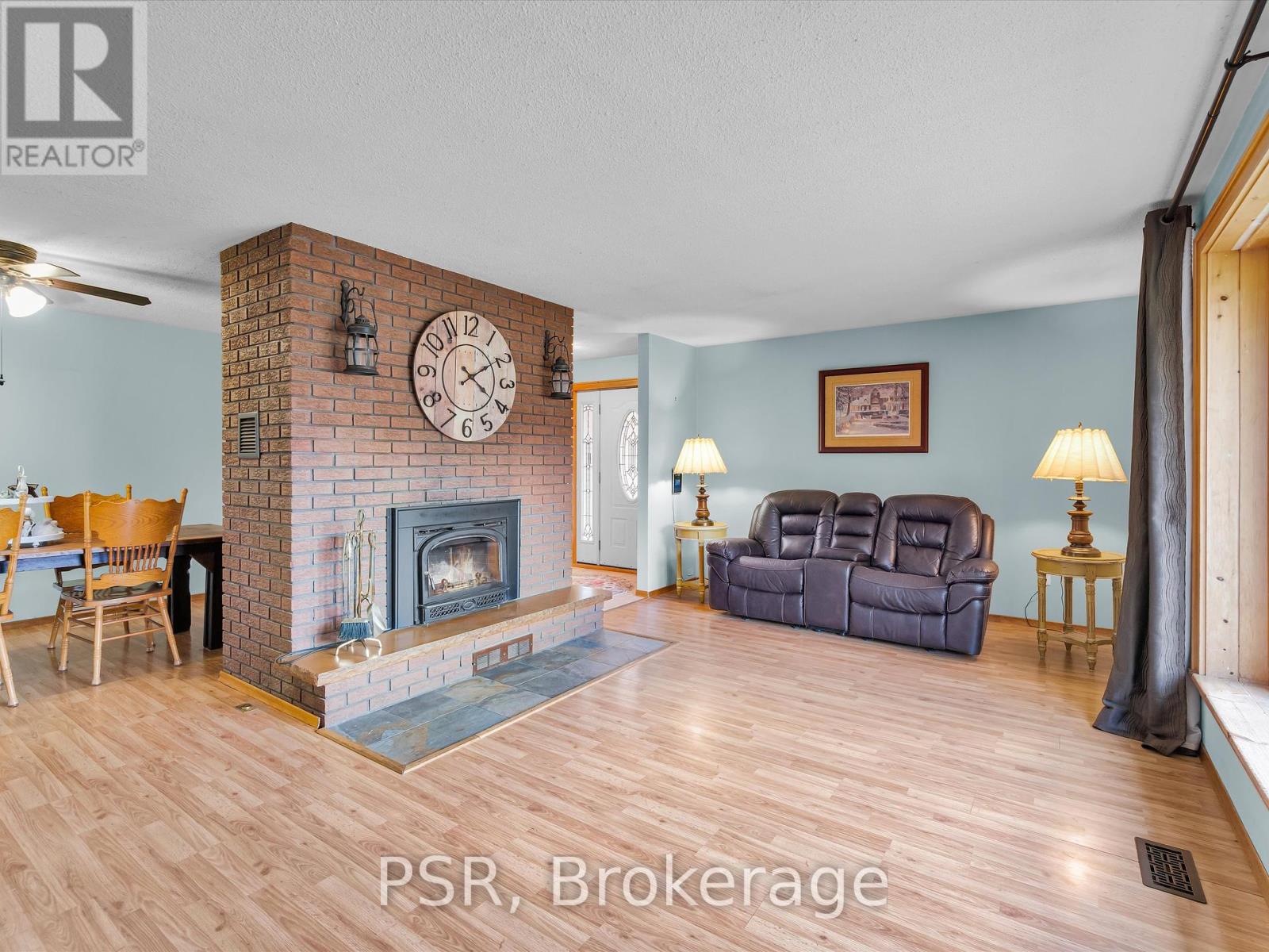 1016 Kahshe Lake Road S, Gravenhurst, Ontario  P0E 1G0 - Photo 13 - X12396465