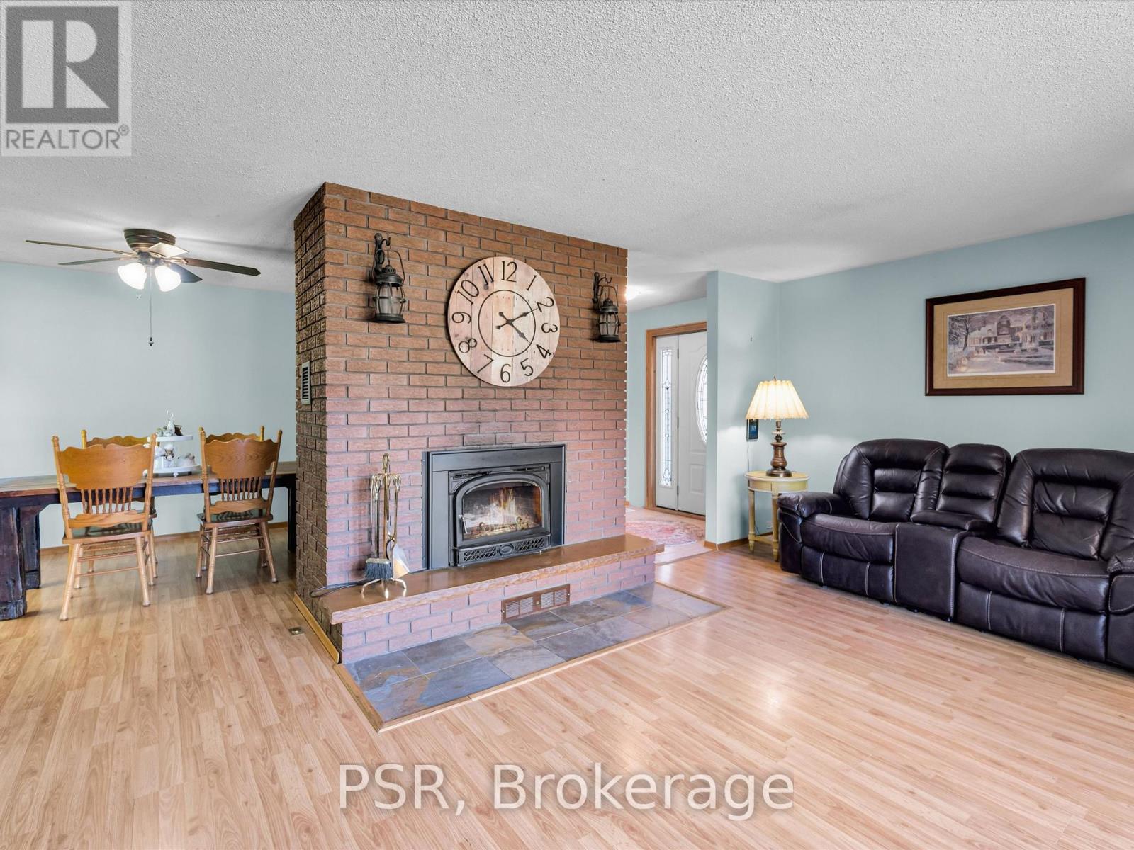 1016 Kahshe Lake Road S, Gravenhurst, Ontario  P0E 1G0 - Photo 15 - X12396465