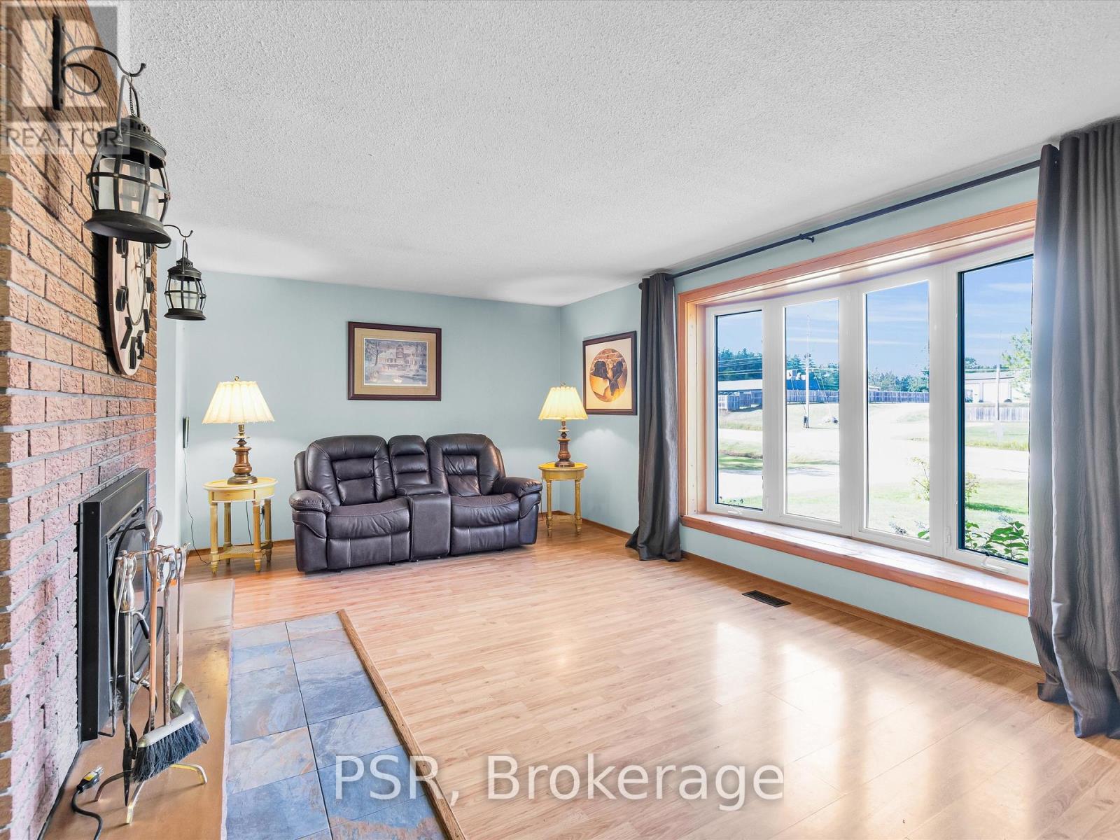 1016 Kahshe Lake Road S, Gravenhurst, Ontario  P0E 1G0 - Photo 16 - X12396465