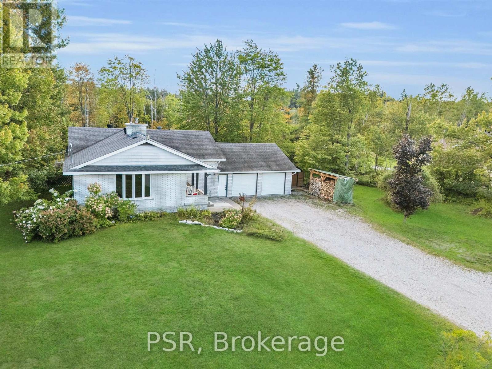 1016 Kahshe Lake Road S, Gravenhurst, Ontario  P0E 1G0 - Photo 2 - X12396465