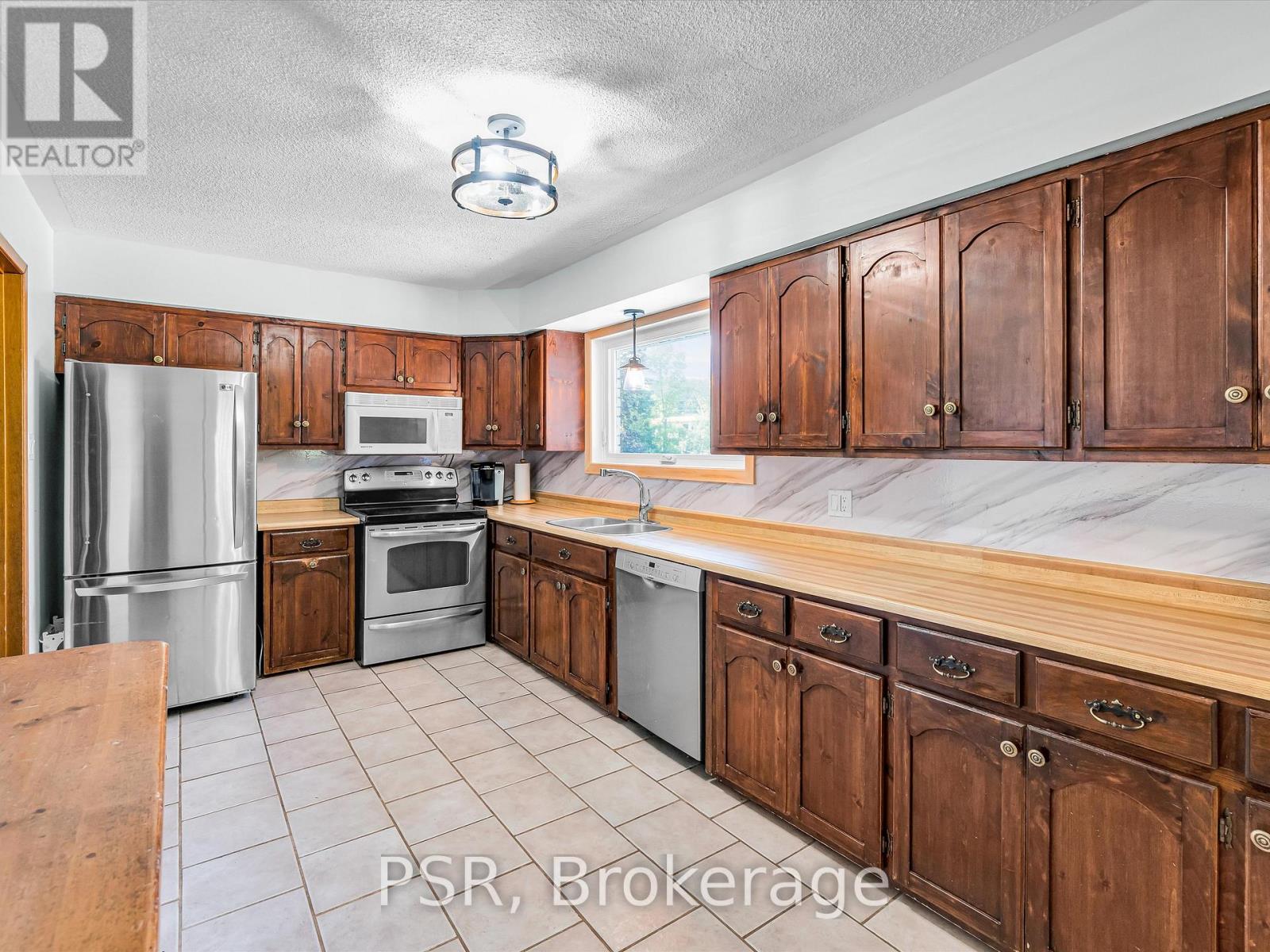 1016 Kahshe Lake Road S, Gravenhurst, Ontario  P0E 1G0 - Photo 20 - X12396465