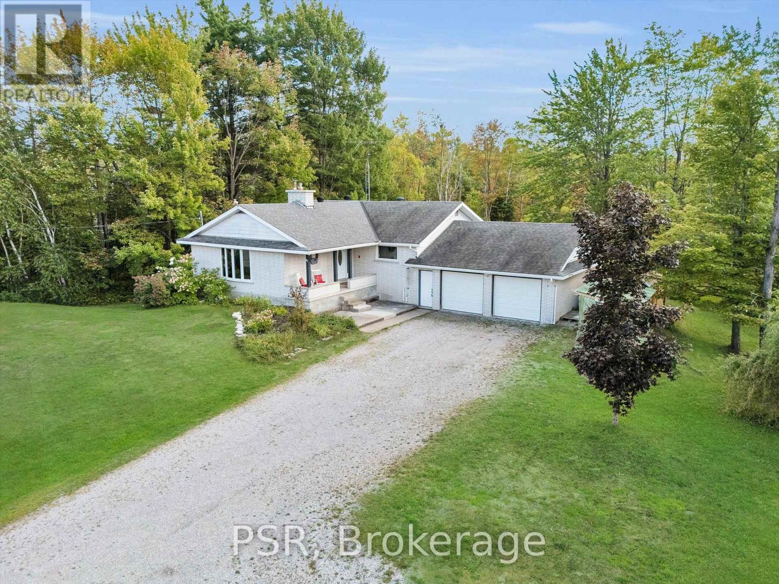 1016 Kahshe Lake Road S, Gravenhurst, Ontario  P0E 1G0 - Photo 3 - X12396465