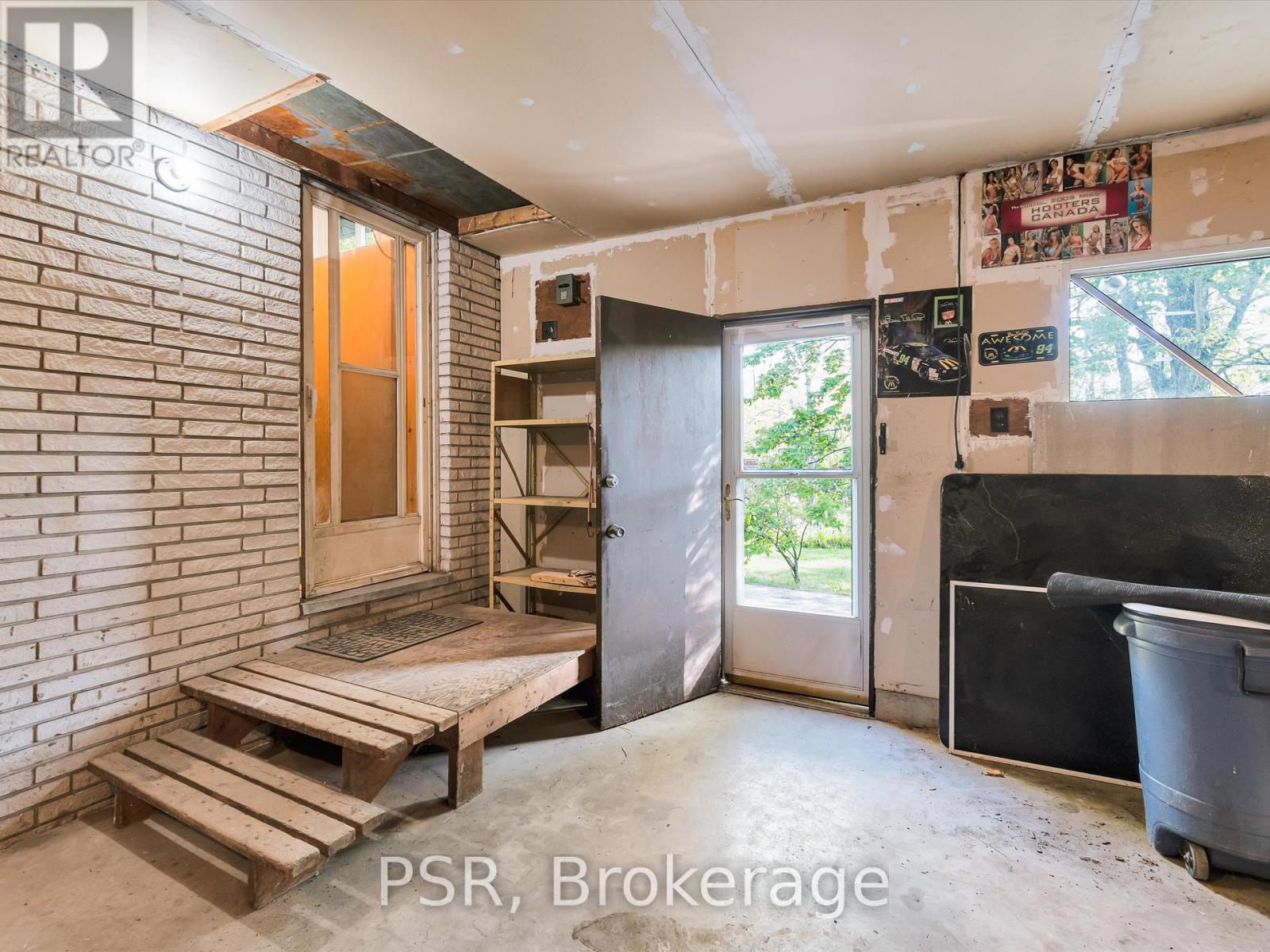 1016 Kahshe Lake Road S, Gravenhurst, Ontario  P0E 1G0 - Photo 39 - X12396465