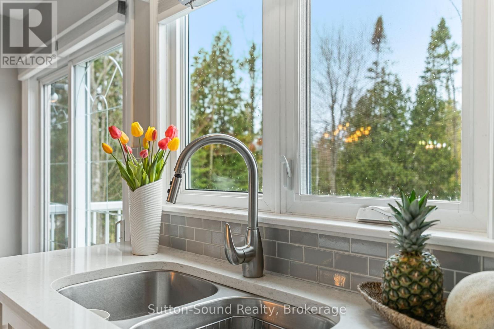 403 Simcoe Avenue, South Bruce Peninsula, Ontario  N0H 2G0 - Photo 13 - X12396640
