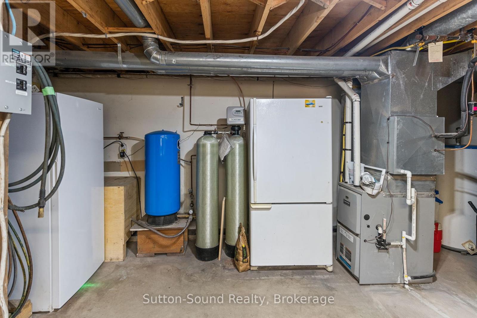 403 Simcoe Avenue, South Bruce Peninsula, Ontario  N0H 2G0 - Photo 40 - X12396640