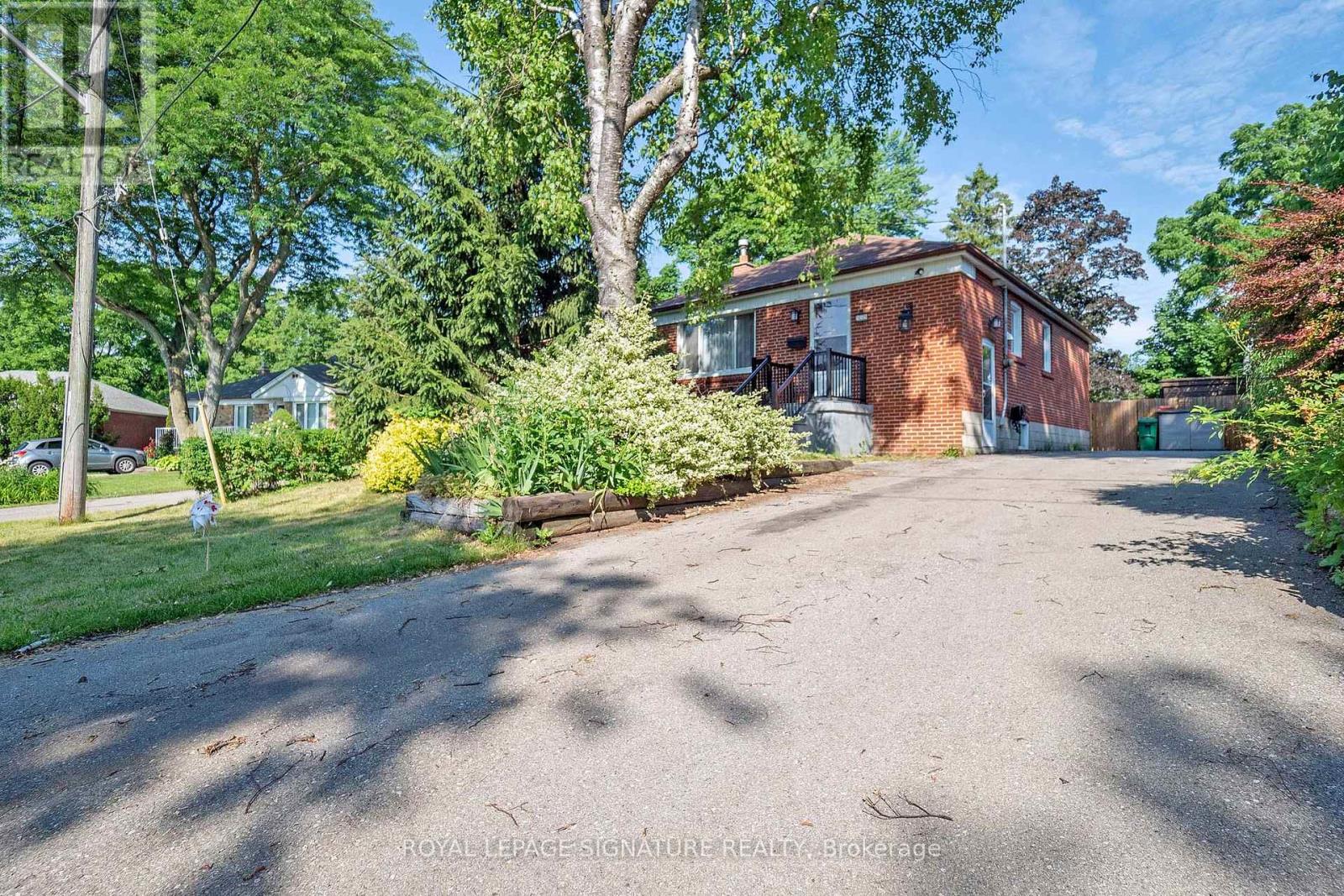 2 - 559 DRYMEN CRESCENT, Mississauga, Ontario