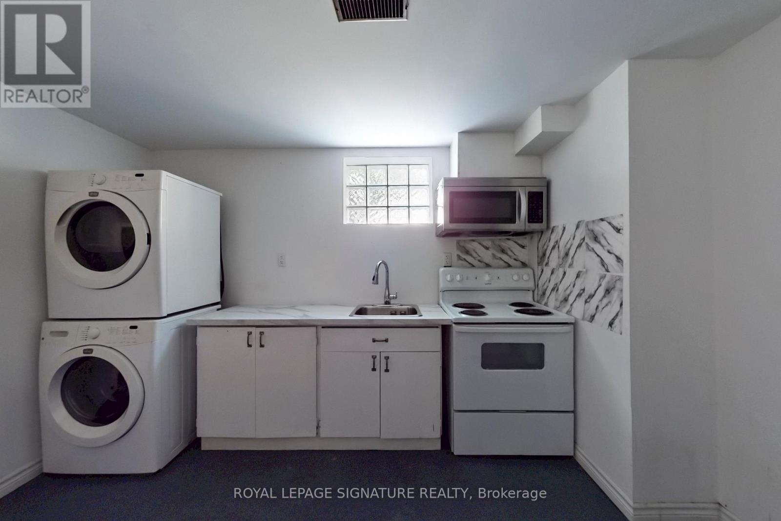 2 - 559 Drymen Crescent, Mississauga, Ontario  L5G 2N9 - Photo 10 - W12396363