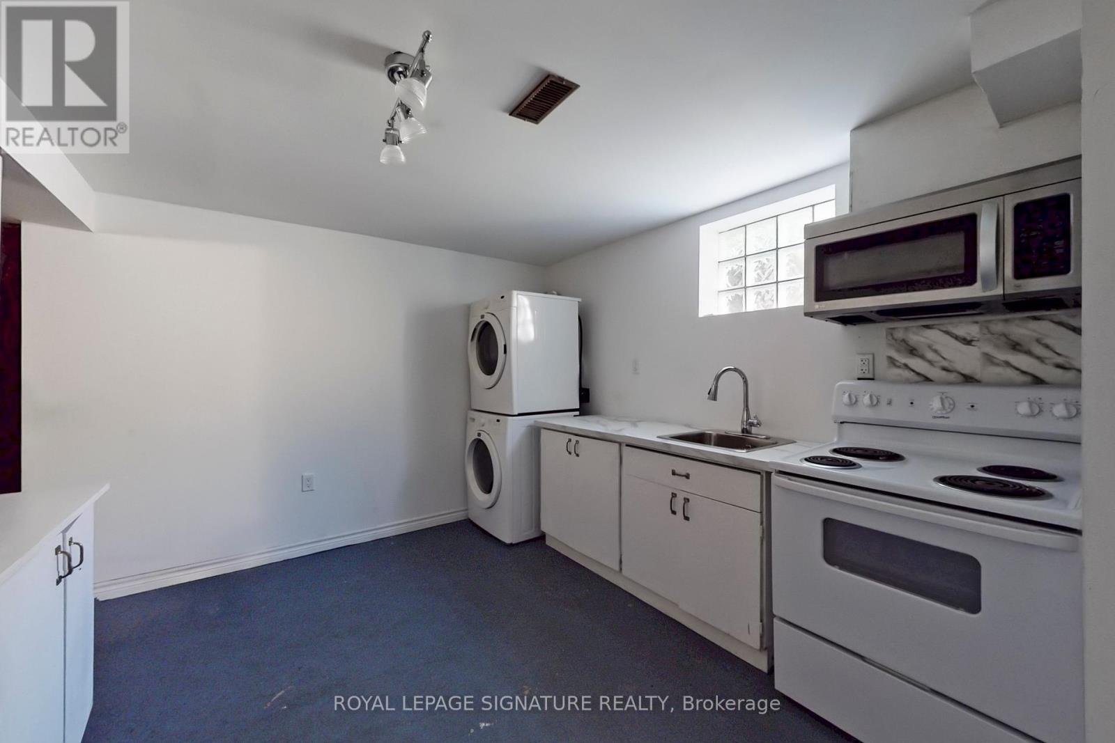 2 - 559 Drymen Crescent, Mississauga, Ontario  L5G 2N9 - Photo 11 - W12396363