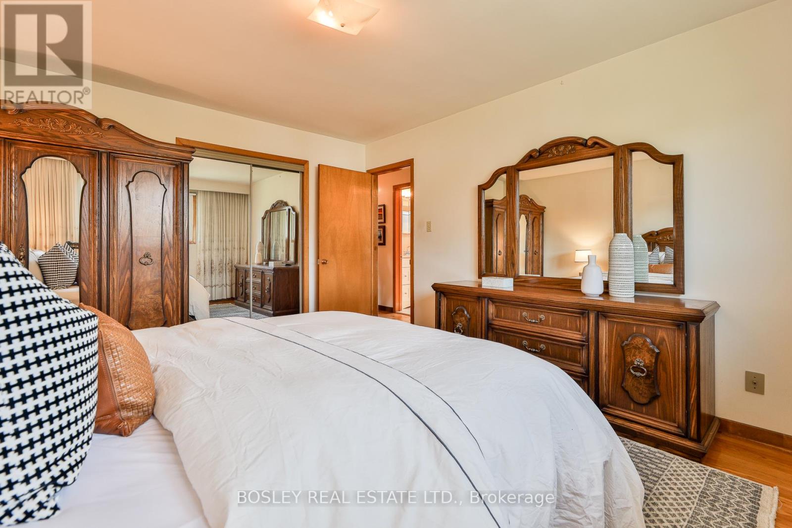61 Bartel Drive, Toronto, Ontario  M3N 1C8 - Photo 17 - W12396381