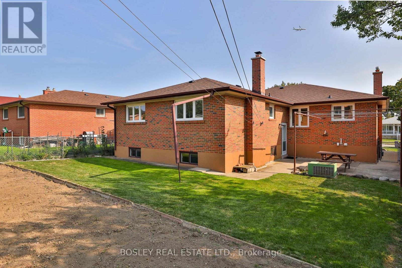 61 Bartel Drive, Toronto, Ontario  M3N 1C8 - Photo 35 - W12396381