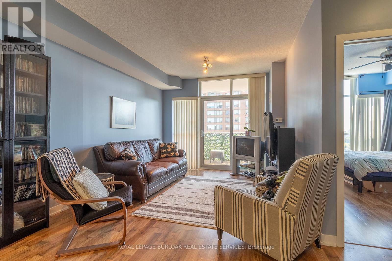 1408 - 551 Maple Avenue, Burlington, Ontario  L7S 1M7 - Photo 5 - W12396384
