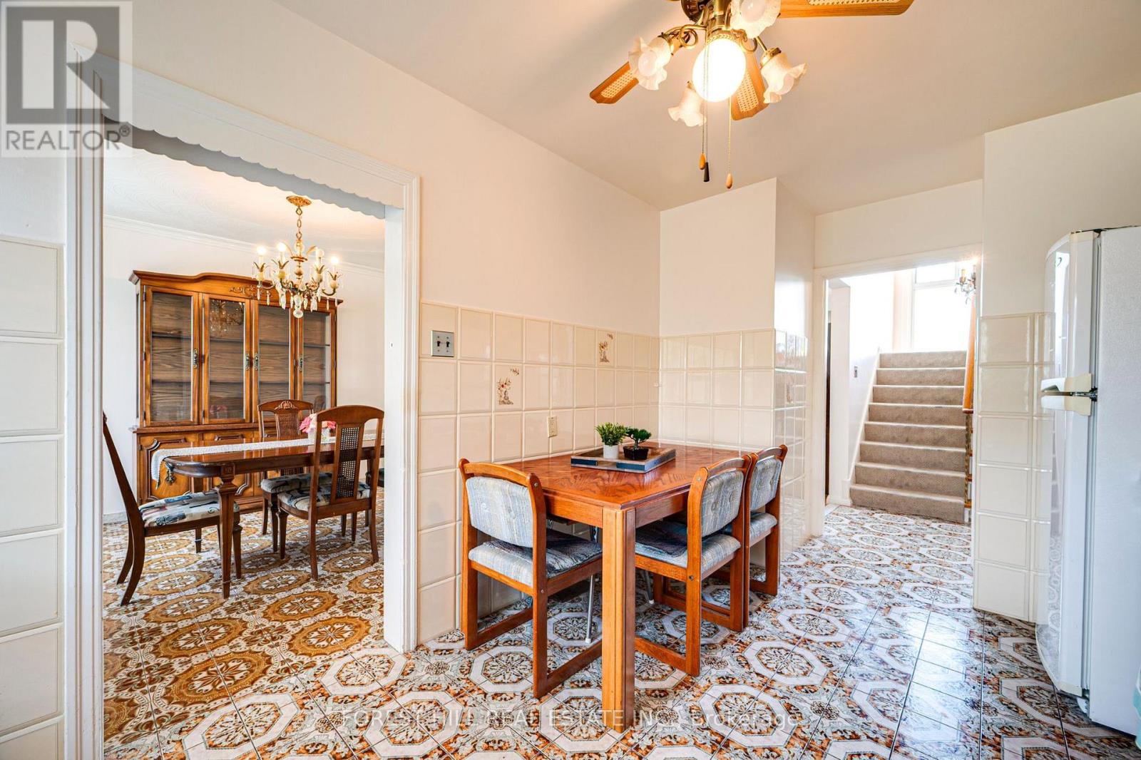 73 Talent Crescent, Toronto, Ontario  M9M 2N5 - Photo 7 - W12396446