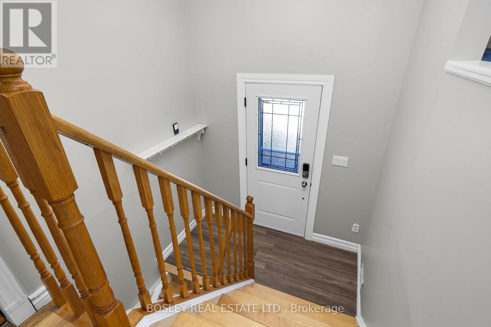 2 Princess Street, Orangeville, Ontario  L9W 3V5 - Photo 3 - W12396463