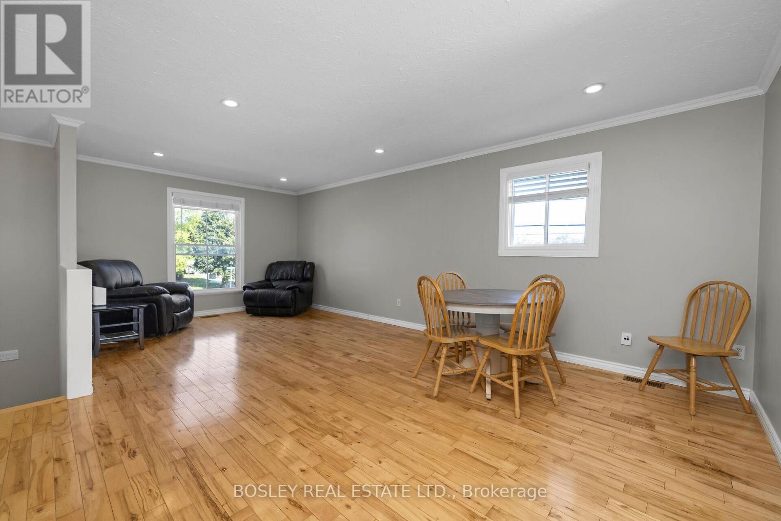 2 Princess Street, Orangeville, Ontario  L9W 3V5 - Photo 4 - W12396463
