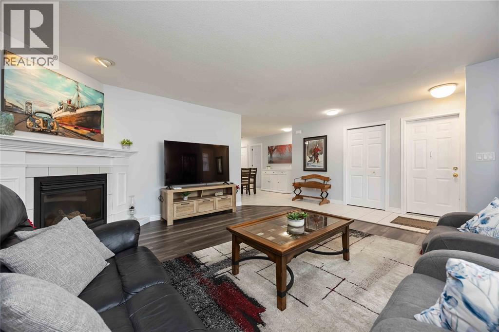 5700 Blackwell Sideroad Unit# 407, Sarnia, Ontario  N7X 1B7 - Photo 12 - 25022309