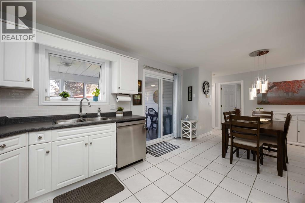 5700 Blackwell Sideroad Unit# 407, Sarnia, Ontario  N7X 1B7 - Photo 20 - 25022309