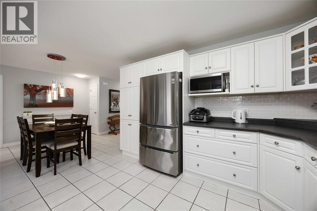 5700 Blackwell Sideroad Unit# 407, Sarnia, Ontario  N7X 1B7 - Photo 21 - 25022309