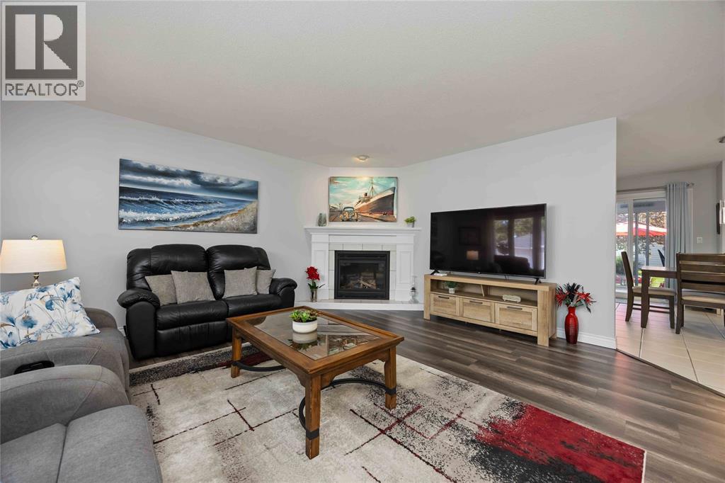 5700 Blackwell Sideroad Unit# 407, Sarnia, Ontario  N7X 1B7 - Photo 8 - 25022309