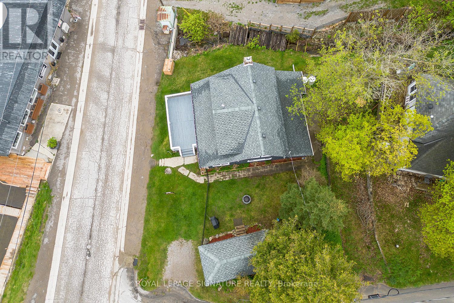 111 Hazel Street, Kawartha Lakes, Ontario  K0M 1L0 - Photo 33 - X12396436