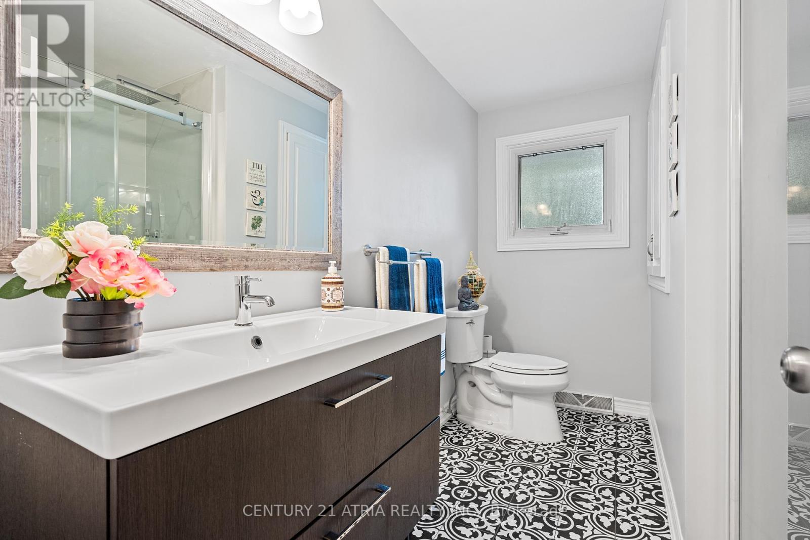 749 Ferndale Avenue, Fort Erie, Ontario  L2A 5E1 - Photo 15 - X12396440