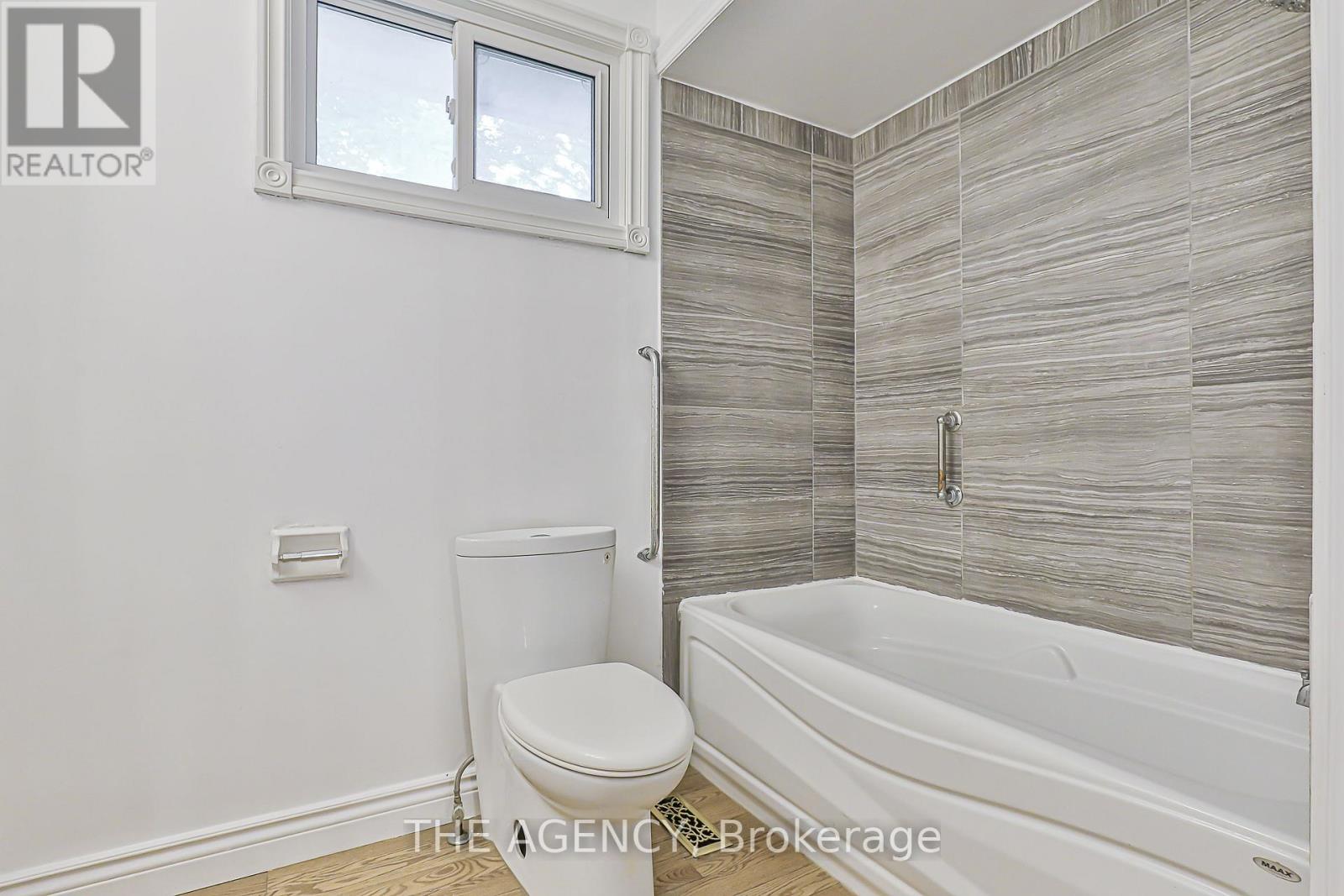 310 Primrose Lane, Newmarket, Ontario  L3Y 5Y9 - Photo 24 - N12392262