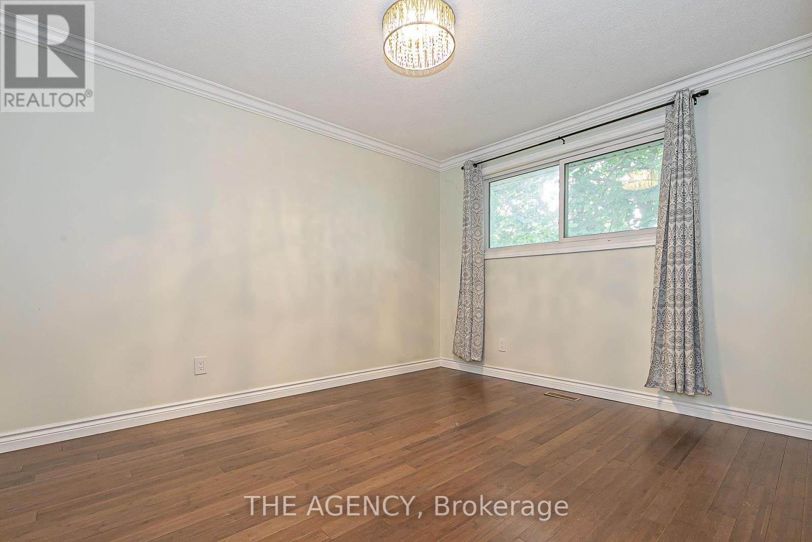310 Primrose Lane, Newmarket, Ontario  L3Y 5Y9 - Photo 21 - N12392262