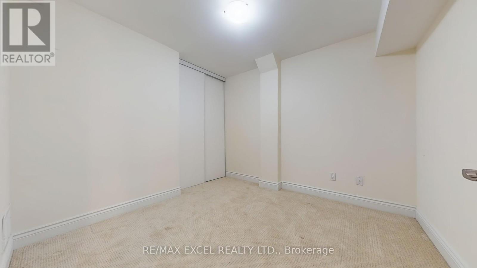215 Coon's Road, Richmond Hill, Ontario  L4E 4R3 - Photo 45 - N12396094