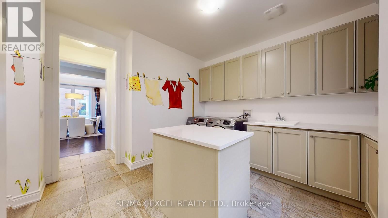 215 Coon's Road, Richmond Hill, Ontario  L4E 4R3 - Photo 22 - N12396094