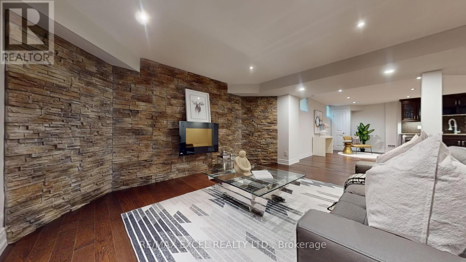 215 Coon's Road, Richmond Hill, Ontario  L4E 4R3 - Photo 41 - N12396094