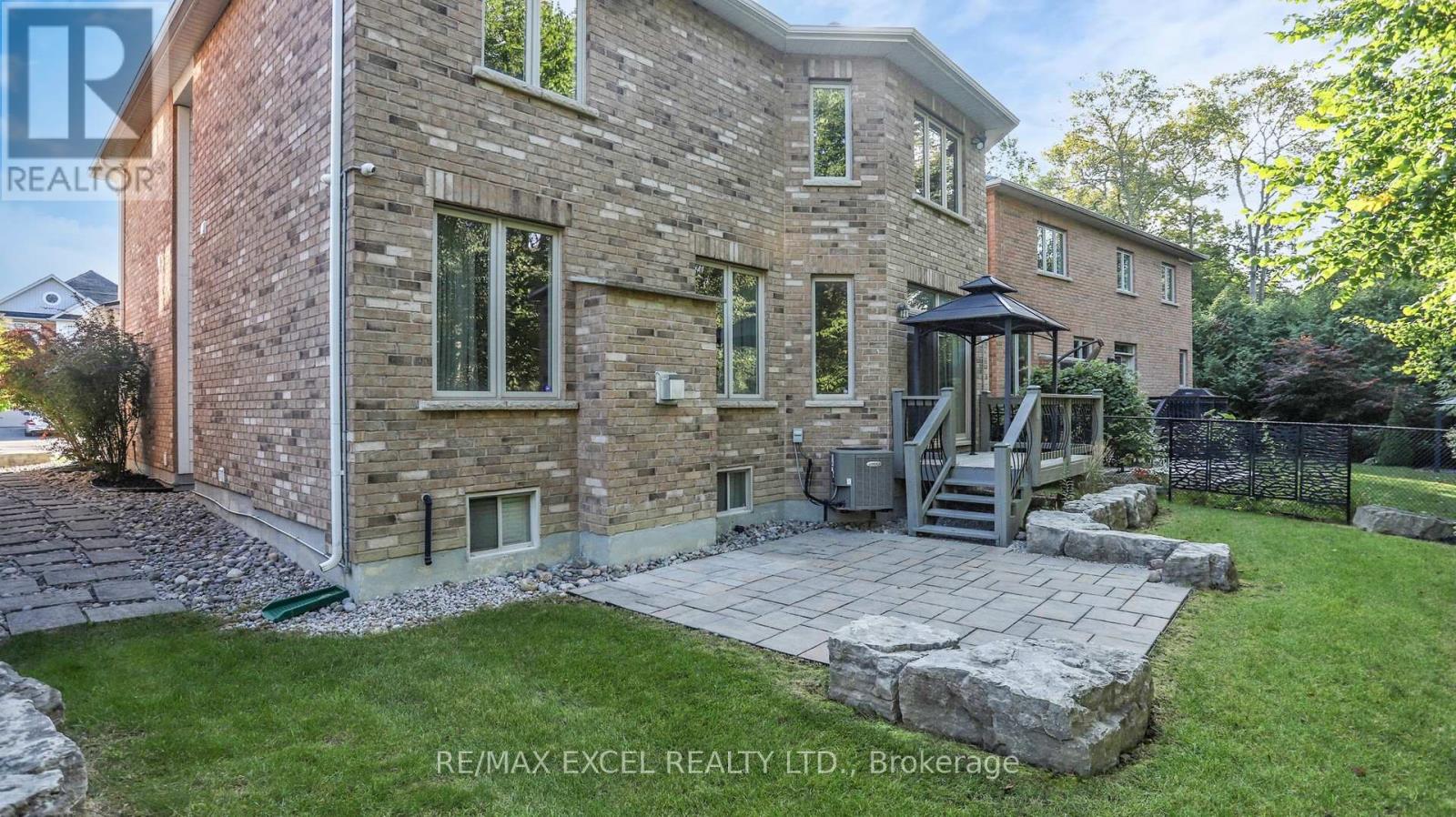 215 Coon's Road, Richmond Hill, Ontario  L4E 4R3 - Photo 48 - N12396094