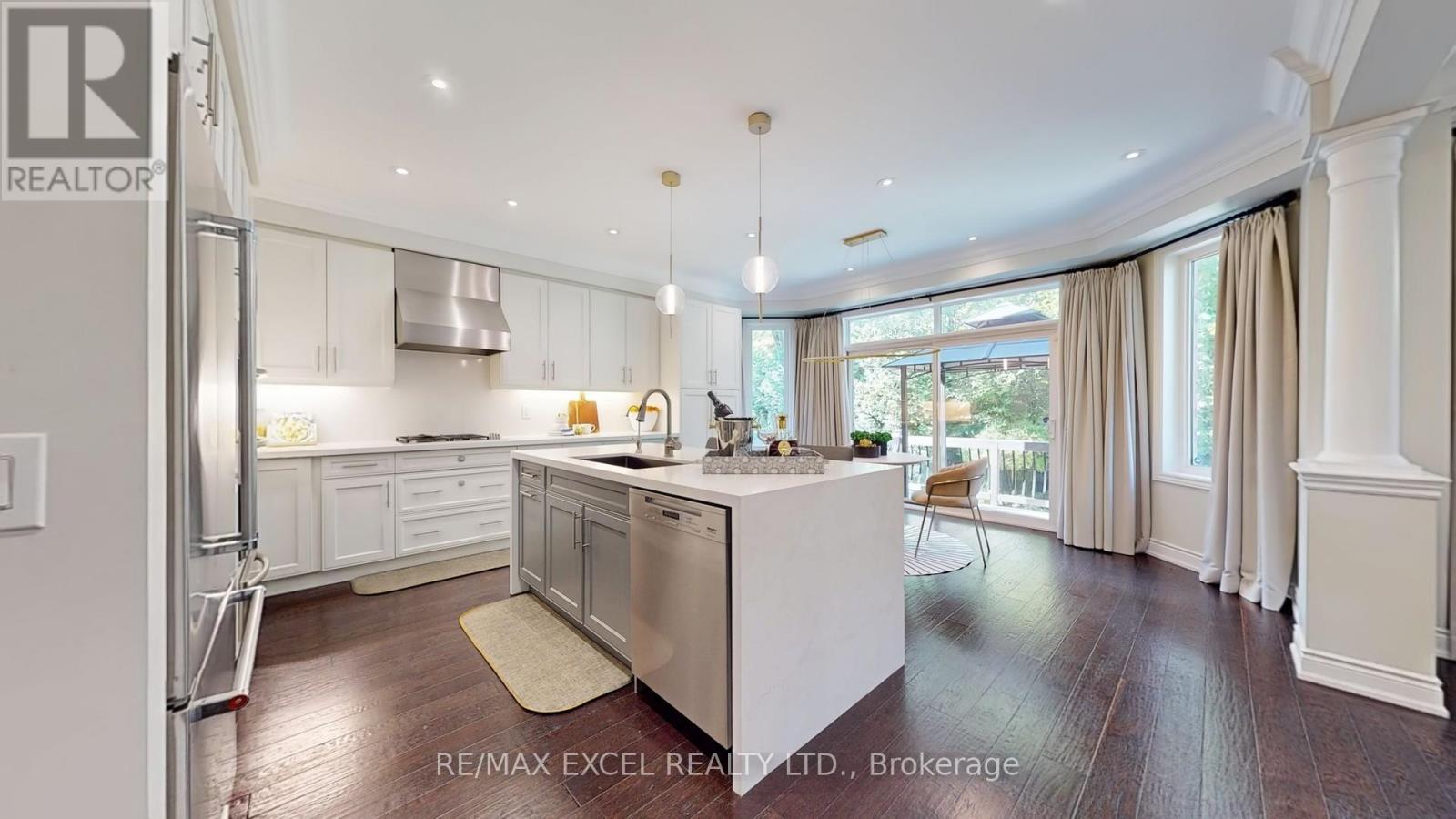 215 Coon's Road, Richmond Hill, Ontario  L4E 4R3 - Photo 11 - N12396094