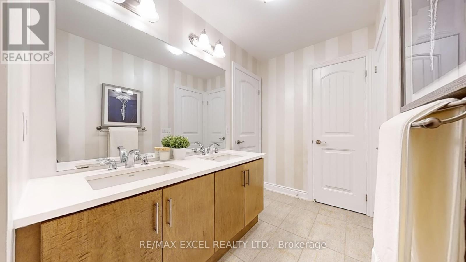 215 Coon's Road, Richmond Hill, Ontario  L4E 4R3 - Photo 39 - N12396094