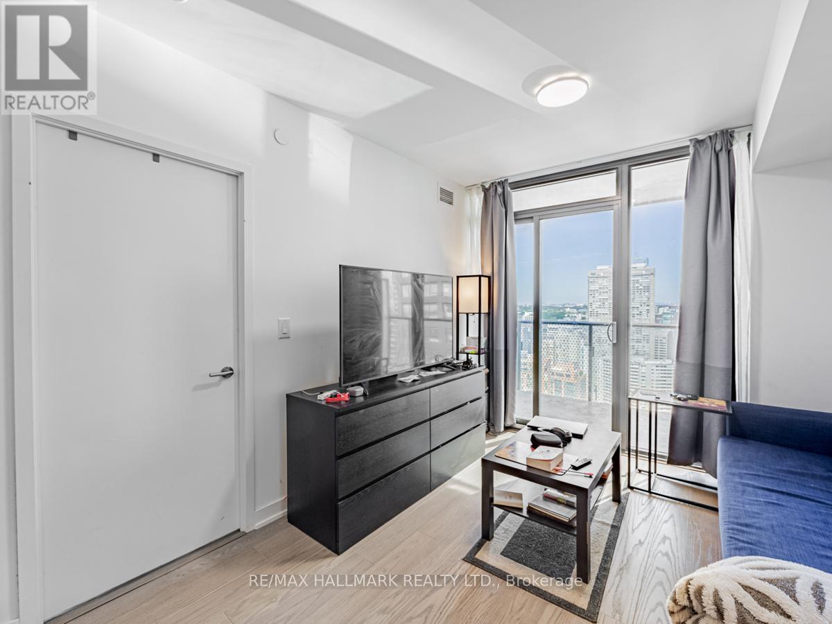 3909 - 11 Wellesley Street W, Toronto, Ontario  M4Y 0G4 - Photo 15 - C12396488