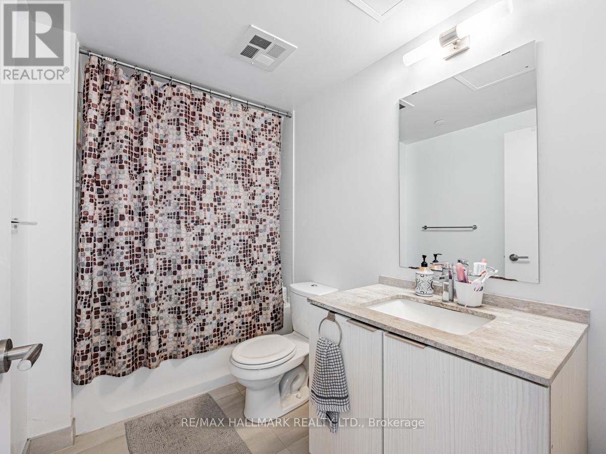 3909 - 11 Wellesley Street W, Toronto, Ontario  M4Y 0G4 - Photo 20 - C12396488