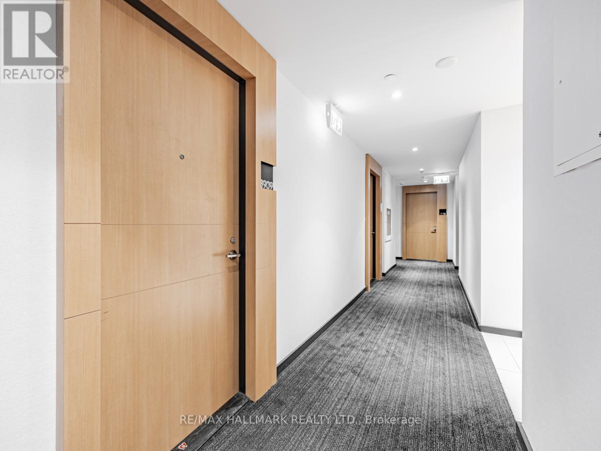 3909 - 11 Wellesley Street W, Toronto, Ontario  M4Y 0G4 - Photo 3 - C12396488