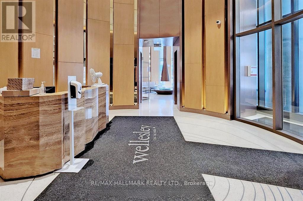 3909 - 11 Wellesley Street W, Toronto, Ontario  M4Y 0G4 - Photo 30 - C12396488