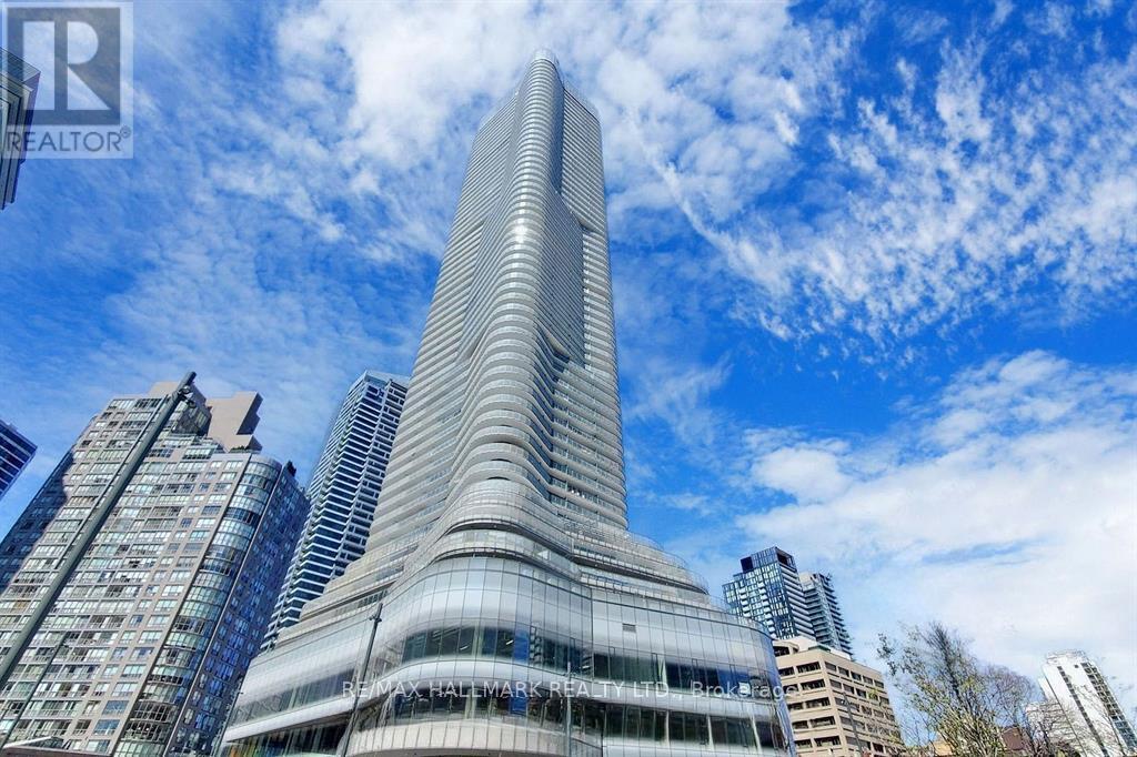3909 - 11 Wellesley Street W, Toronto, Ontario  M4Y 0G4 - Photo 42 - C12396488
