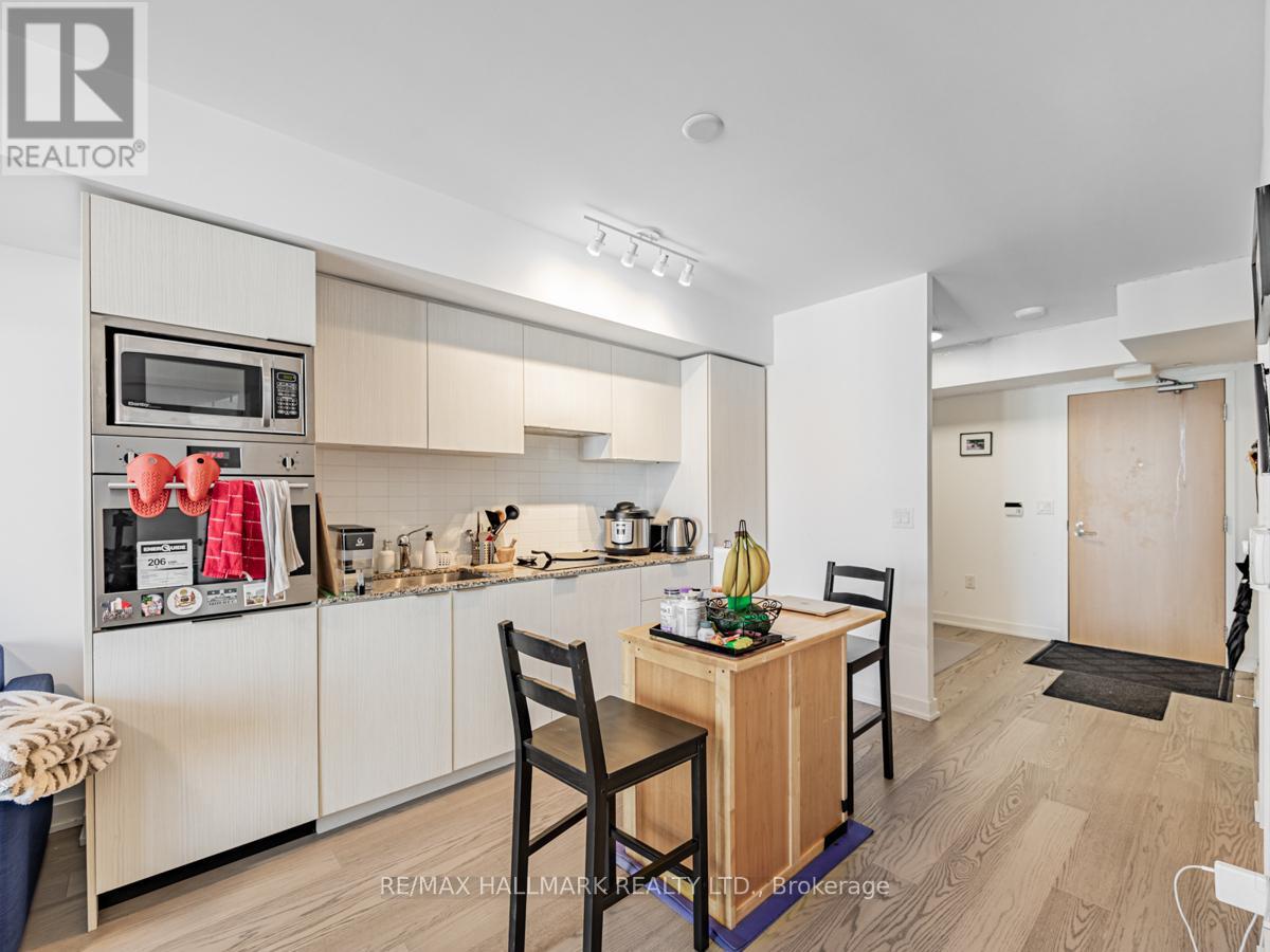 3909 - 11 Wellesley Street W, Toronto, Ontario  M4Y 0G4 - Photo 9 - C12396488