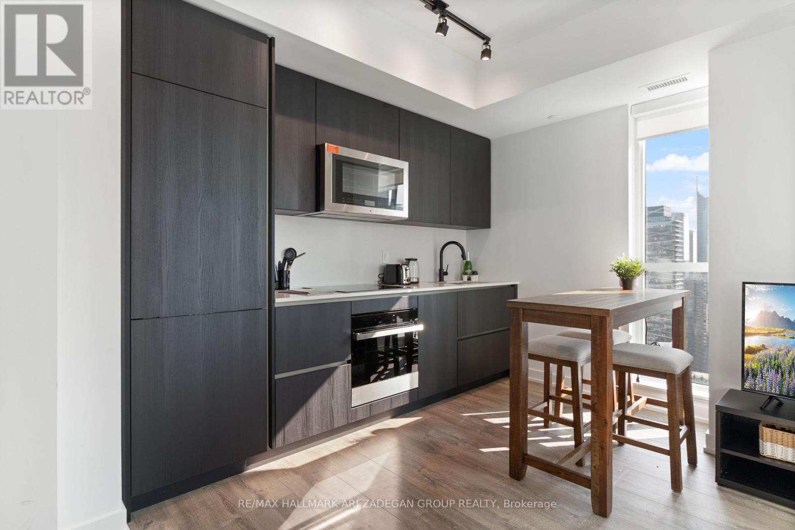 4003 - 327 King Street W, Toronto, Ontario  M5V 0W7 - Photo 10 - C12396599