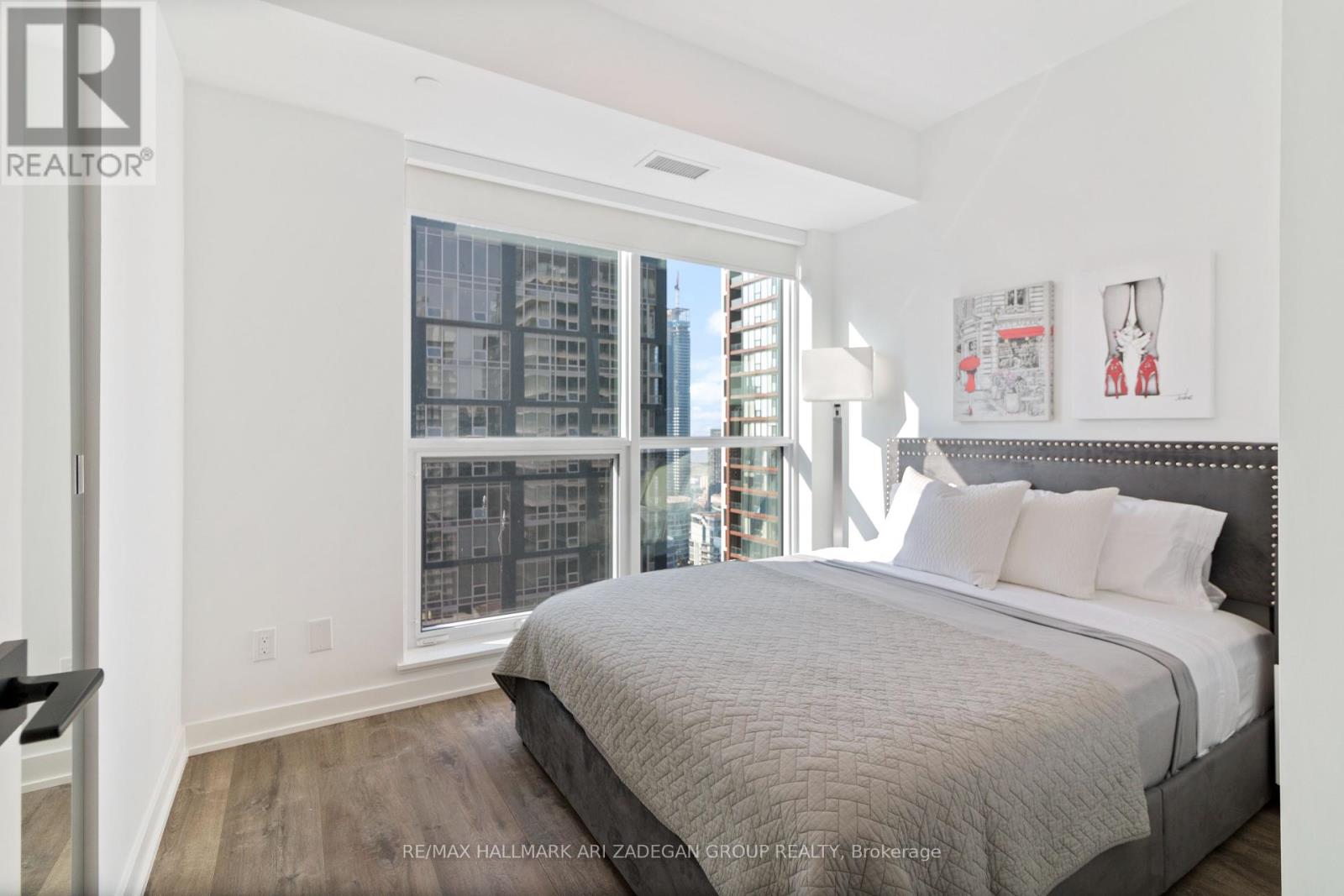 4003 - 327 King Street W, Toronto, Ontario  M5V 0W7 - Photo 11 - C12396599