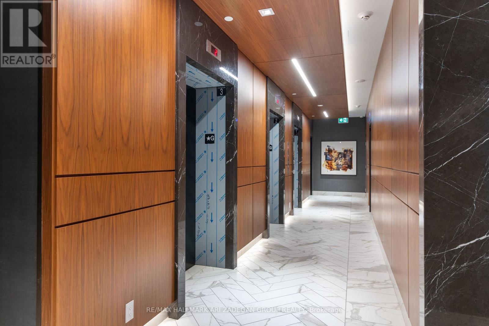 4003 - 327 King Street W, Toronto, Ontario  M5V 0W7 - Photo 19 - C12396599