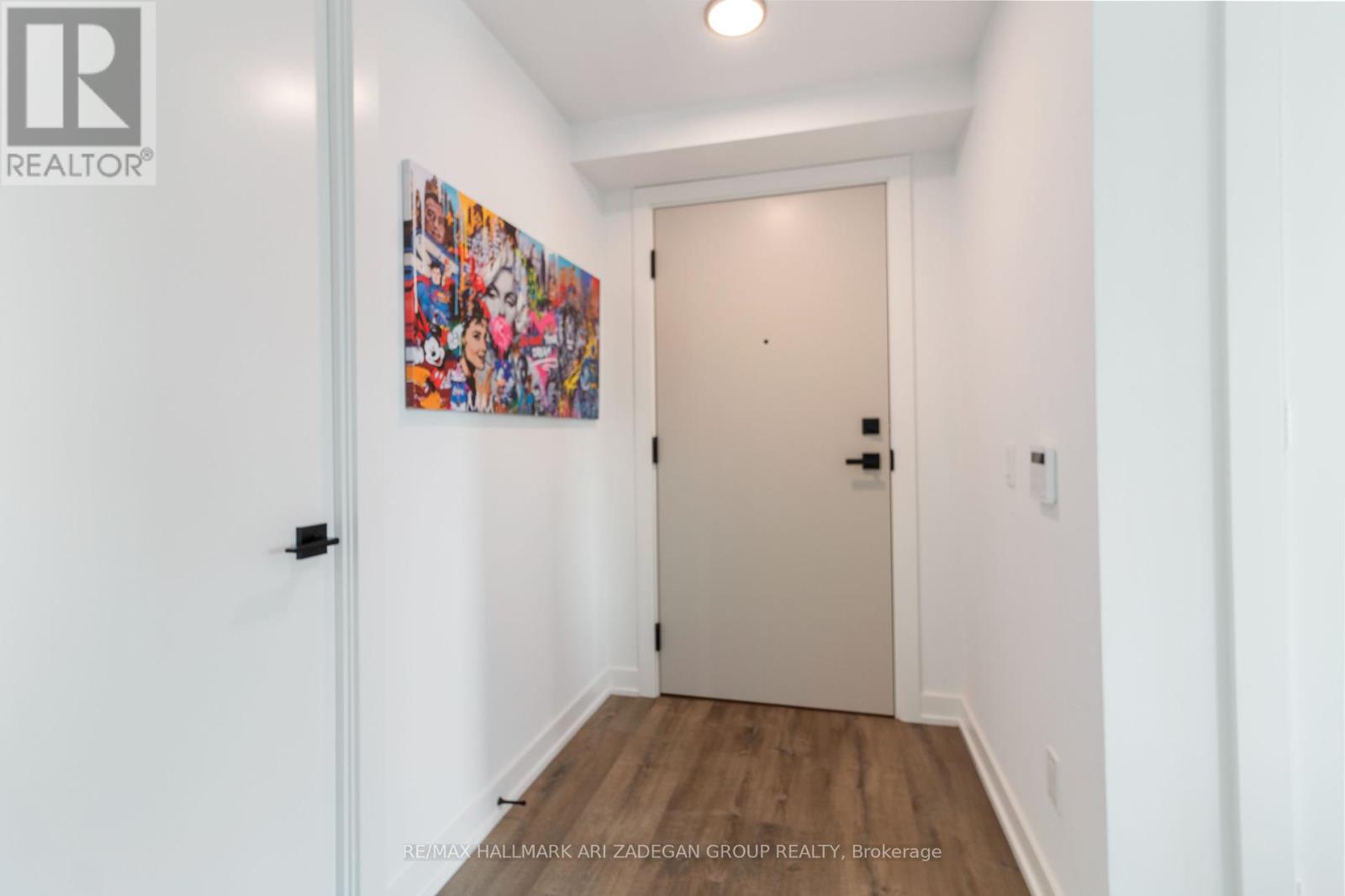 4003 - 327 King Street W, Toronto, Ontario  M5V 0W7 - Photo 2 - C12396599