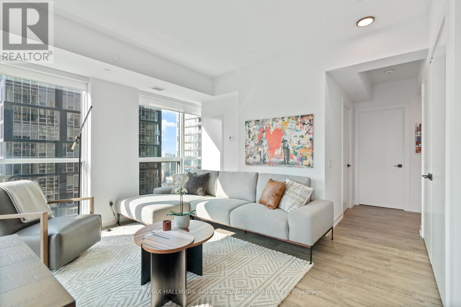 4003 - 327 King Street W, Toronto, Ontario  M5V 0W7 - Photo 4 - C12396599