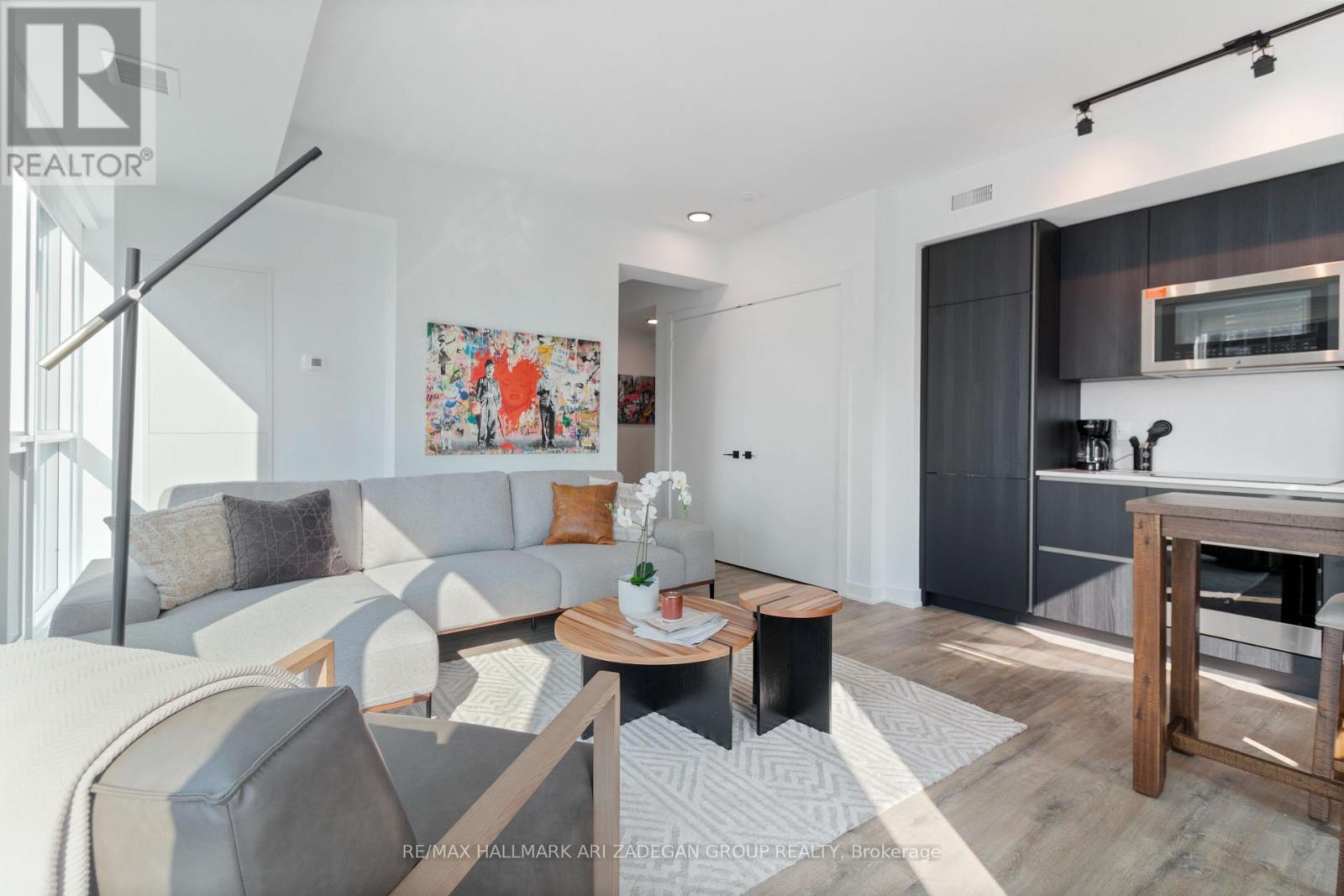 4003 - 327 King Street W, Toronto, Ontario  M5V 0W7 - Photo 5 - C12396599