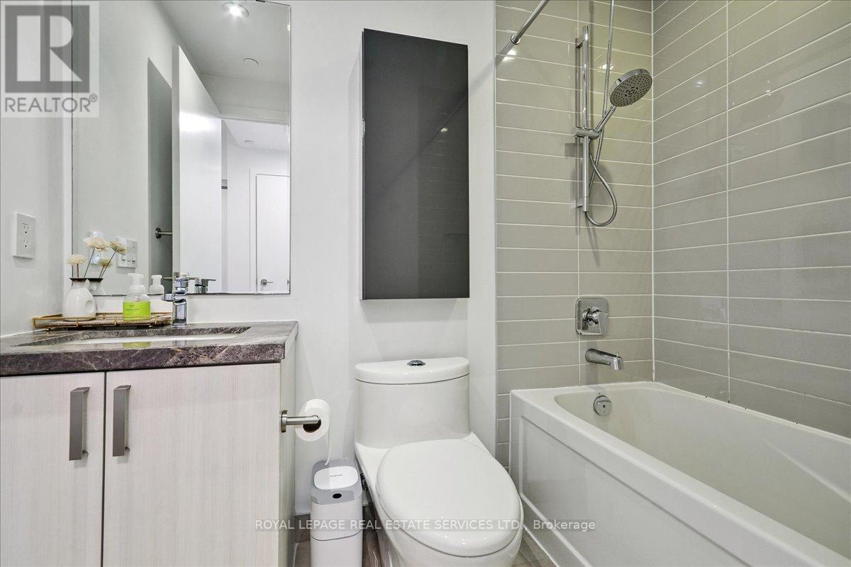 905 - 501 St Clair Avenue W, Toronto, Ontario  M5P 0A2 - Photo 13 - C12396641