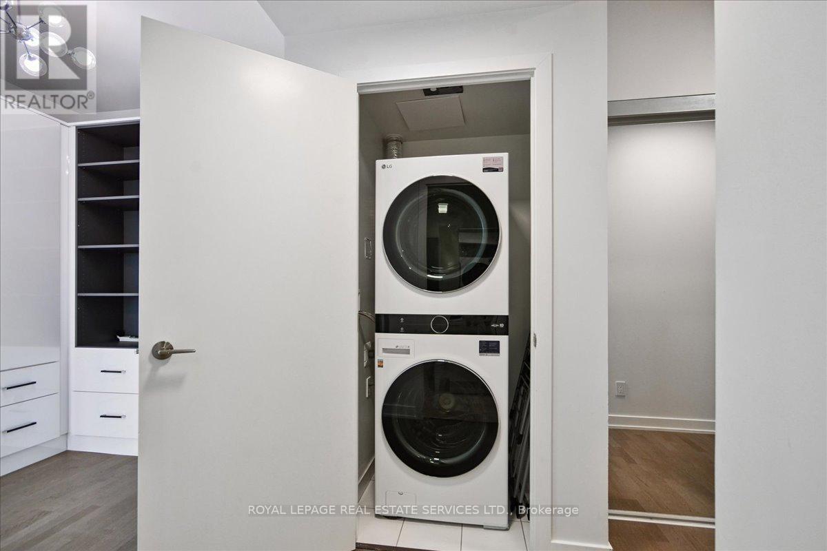 905 - 501 St Clair Avenue W, Toronto, Ontario  M5P 0A2 - Photo 14 - C12396641