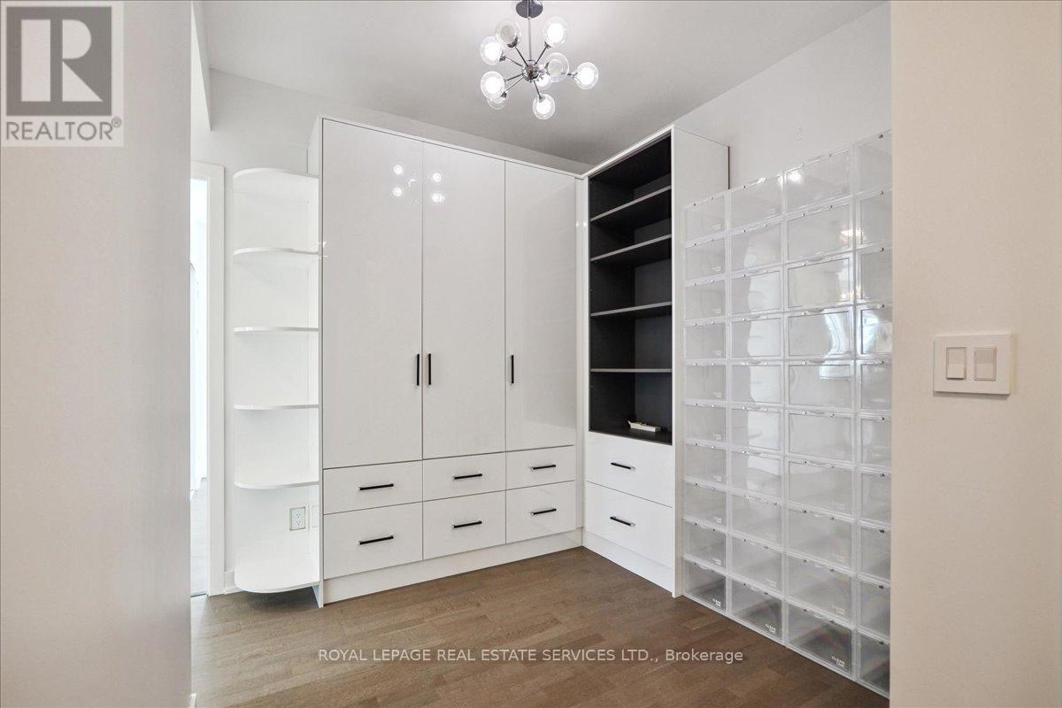 905 - 501 St Clair Avenue W, Toronto, Ontario  M5P 0A2 - Photo 2 - C12396641