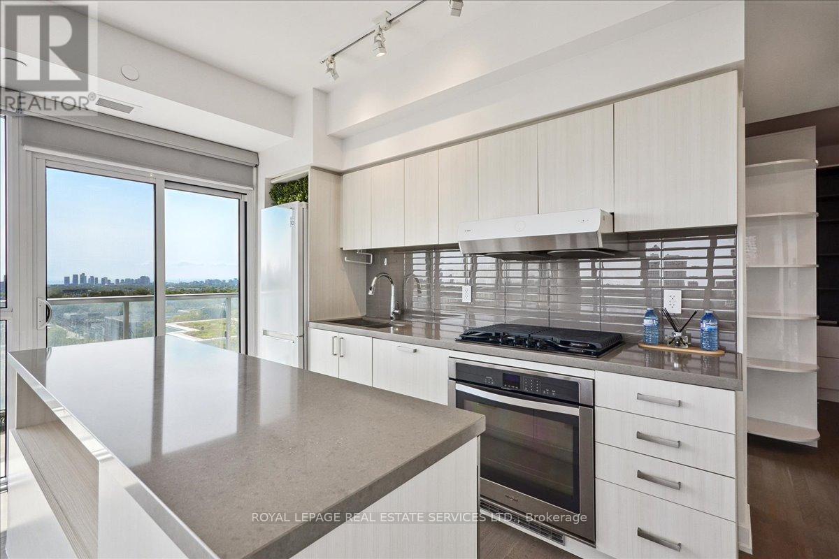 905 - 501 St Clair Avenue W, Toronto, Ontario  M5P 0A2 - Photo 6 - C12396641